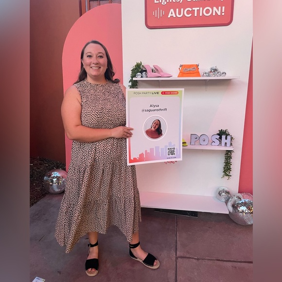 Meet your Posher, Alysa - Picture 2 of 2